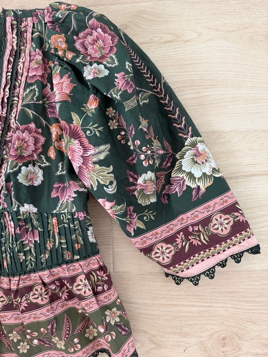 Farm Rio V-Neck Peasant Top in Olive and Dusty Rose - Picture 4 of 11